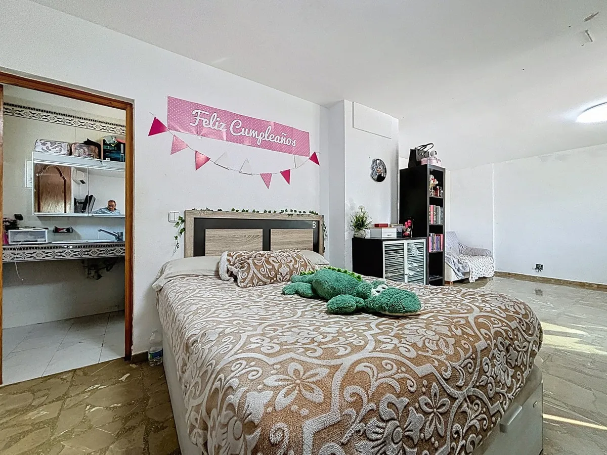 a023758b-bb1d-419b-9633-648e802f8112