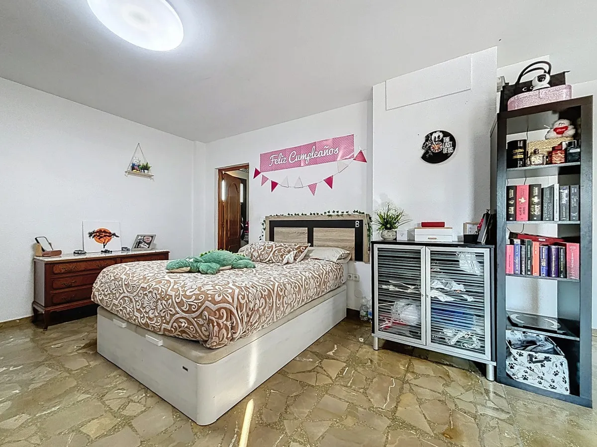 fb19b52b-28be-45b4-83c4-ea0972abaf7b