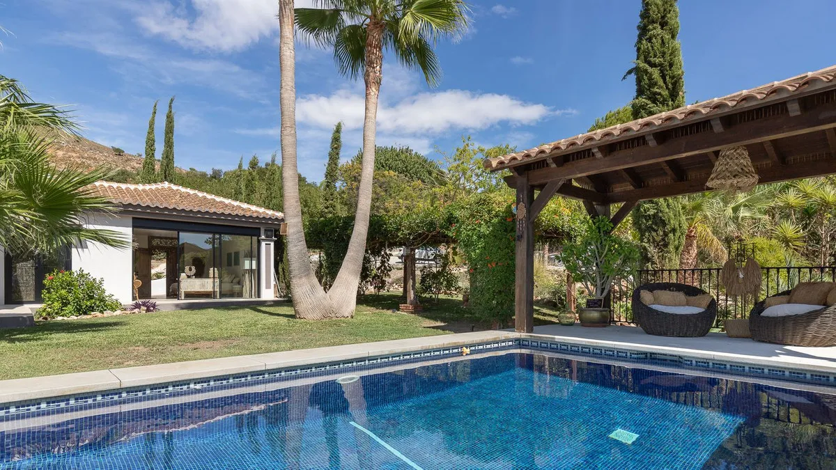 cc9a33db-1d11-4083-83ef-d230acff8de0