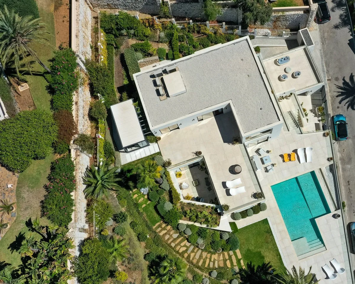 426a8dd2-f84f-4765-91a9-6c605440afe5