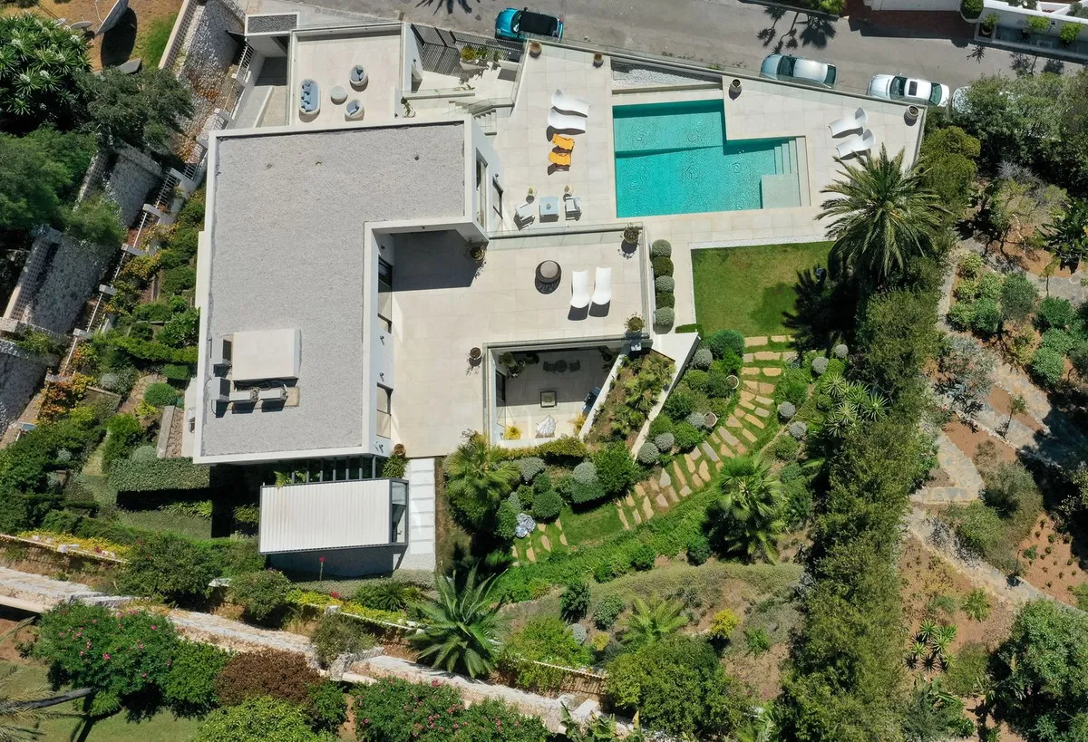 42cc4972-1656-4fa0-a5bb-cd5bd7248e0f