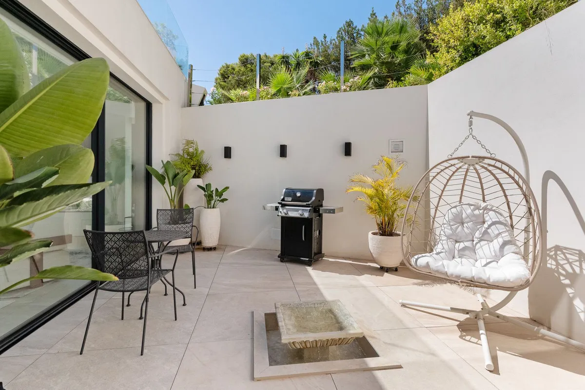 62f36382-9c50-451e-99c9-a6873c44e8b3