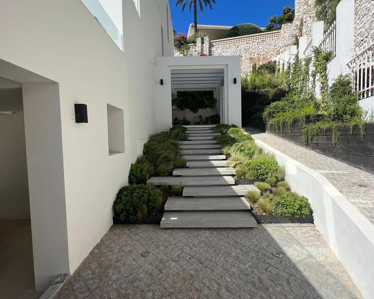 ab521190-d3f8-41fa-947e-caec20d2bbf9