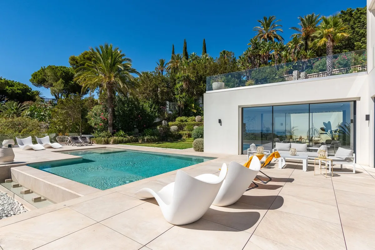 b2335139-235a-470c-8743-f322104cc742