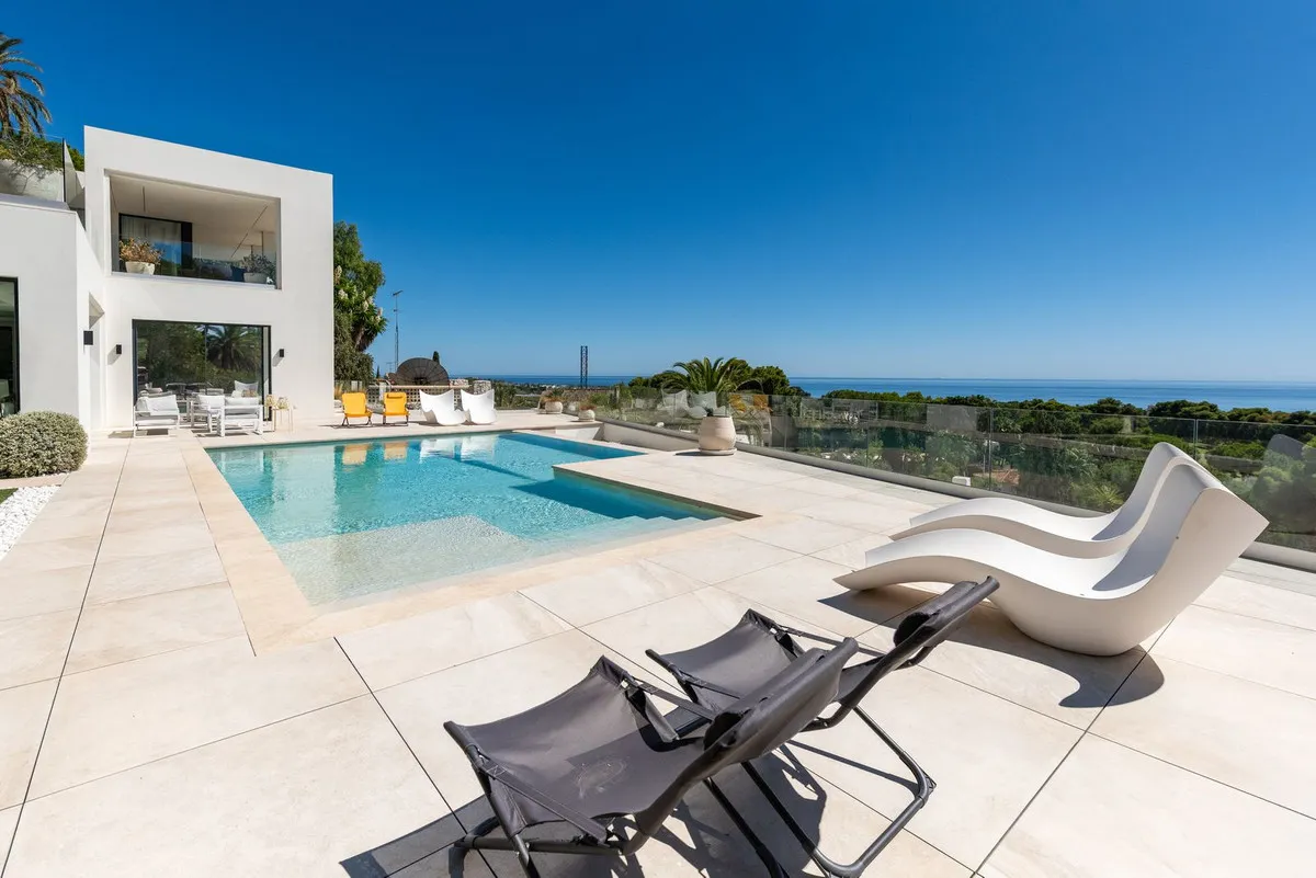 d1acc6aa-4546-443b-bc59-131ee2130b37