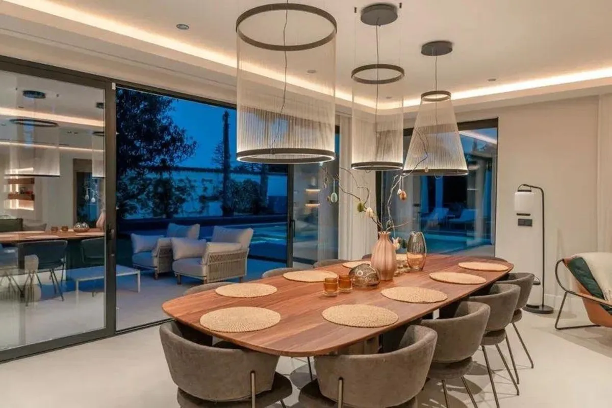 23320708-043b-4bd4-a9e5-4034bf37f013