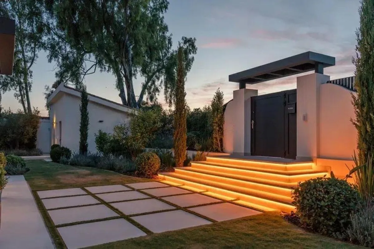 3294153c-4e84-447f-b77f-effd20c04388