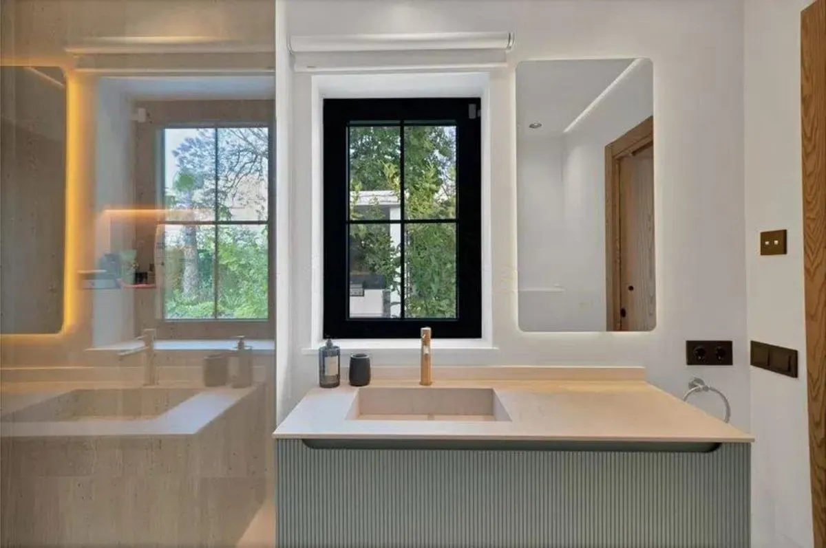 d6e14fd3-7738-45d1-955e-3a8e7fcb17e6