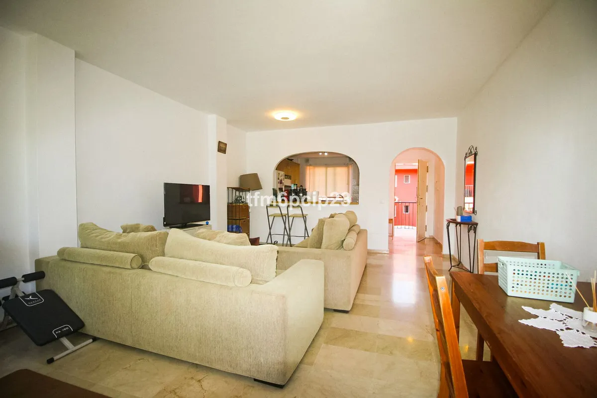 78b64530-2fcc-4d0b-85b7-9841c19bd2e3