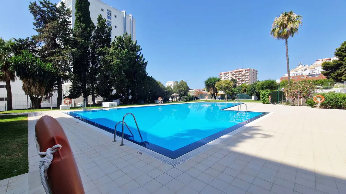 e8e09c53-335f-4fa1-8235-2a56d828c33b