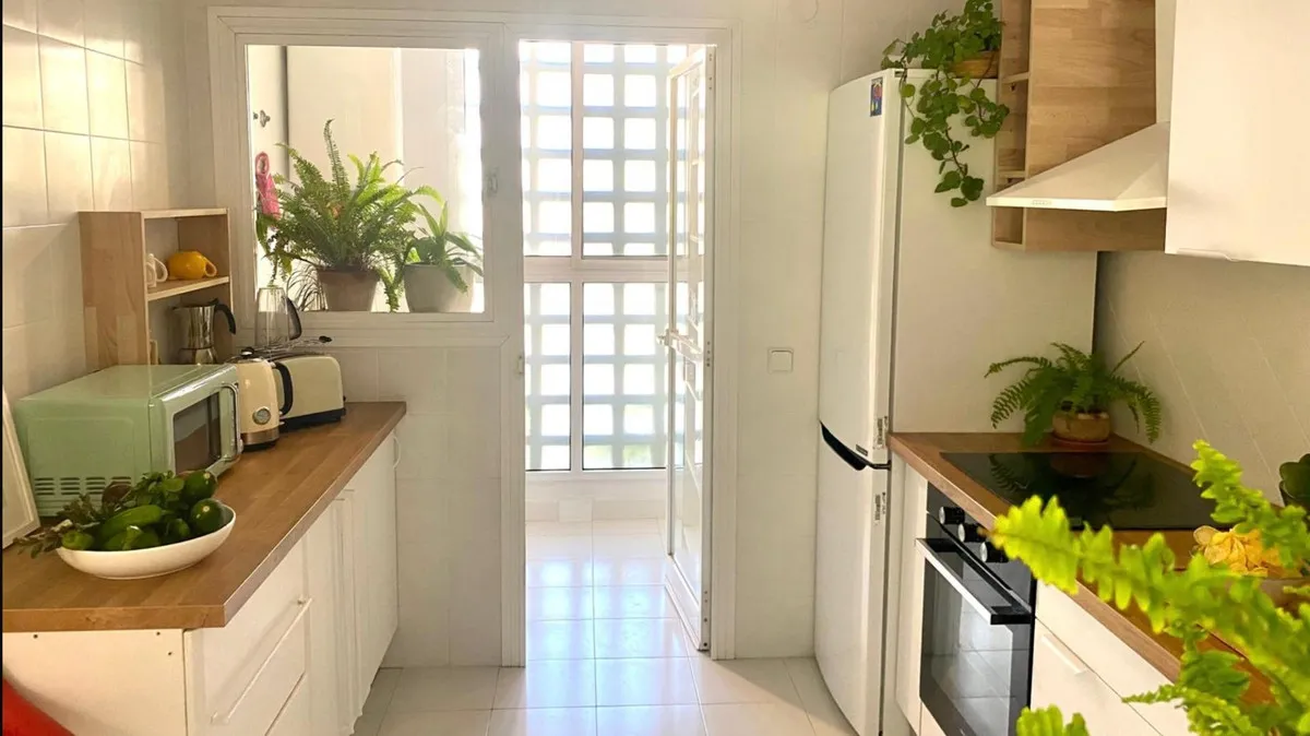 97ab8ab6-4bc3-40e3-a867-92986493143a