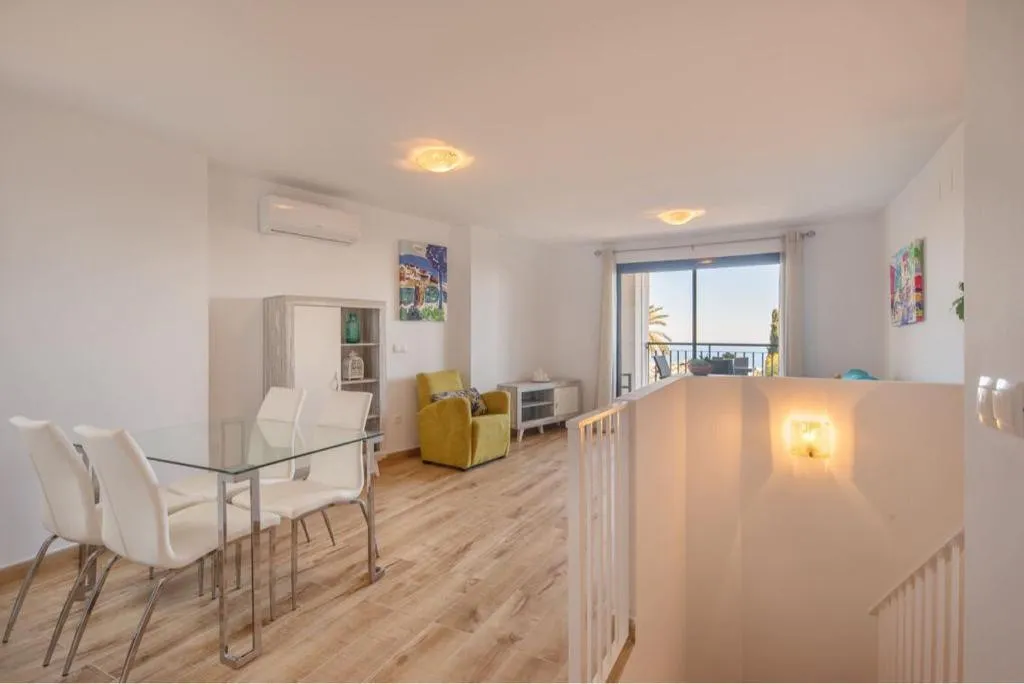 a4103dc3-299a-4aad-949d-0840aa8abf77