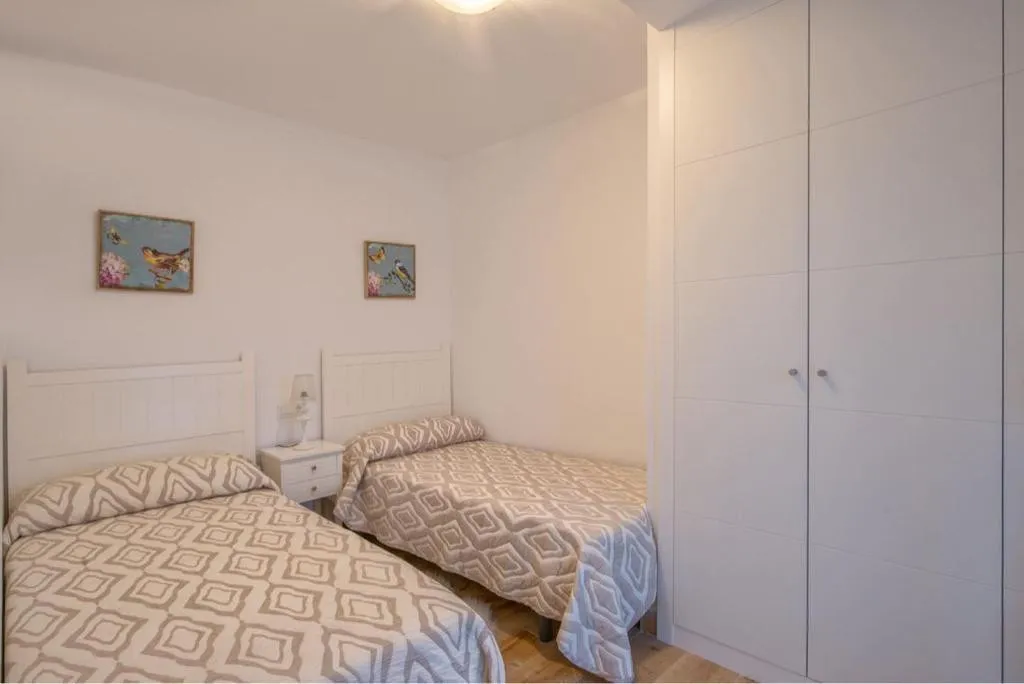 bcc6493e-d9a7-4892-b976-c90c2b4b02ee