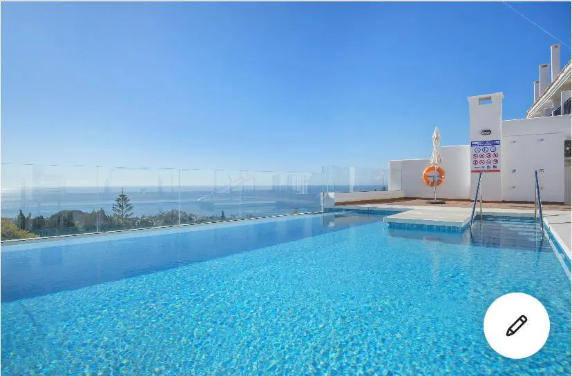 e5c87e6b-ab8d-4ce3-b585-7d0013f96c42