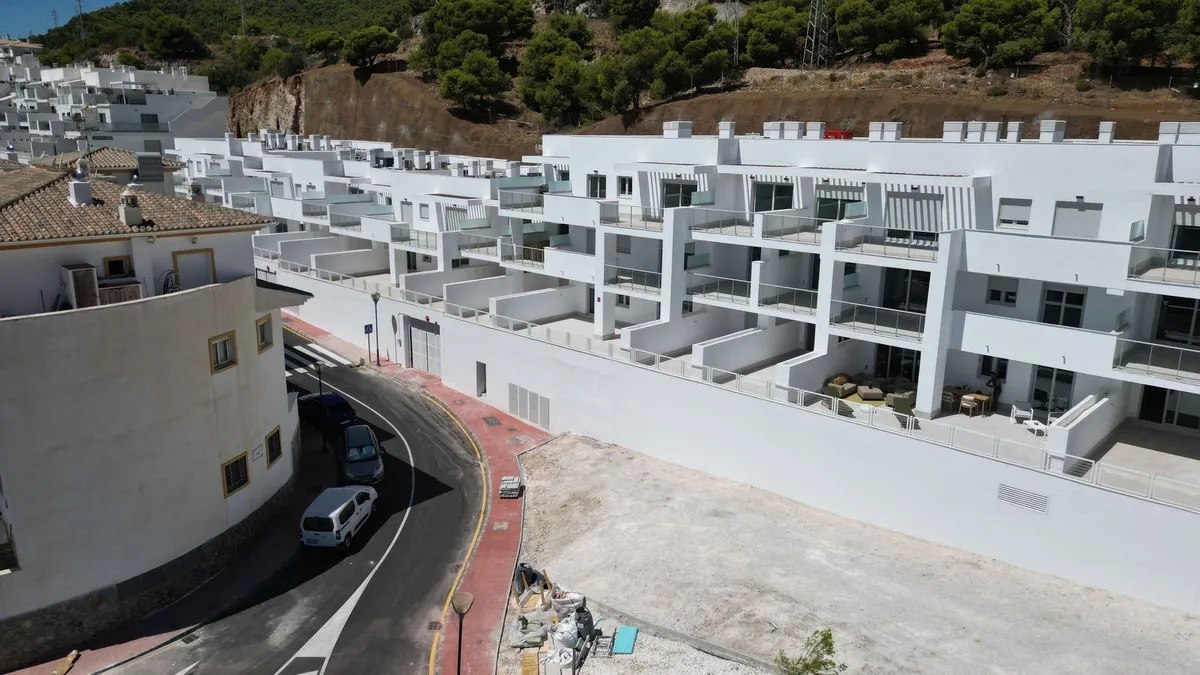 7438cf30-9655-4f79-b29b-dd1dc00a4713