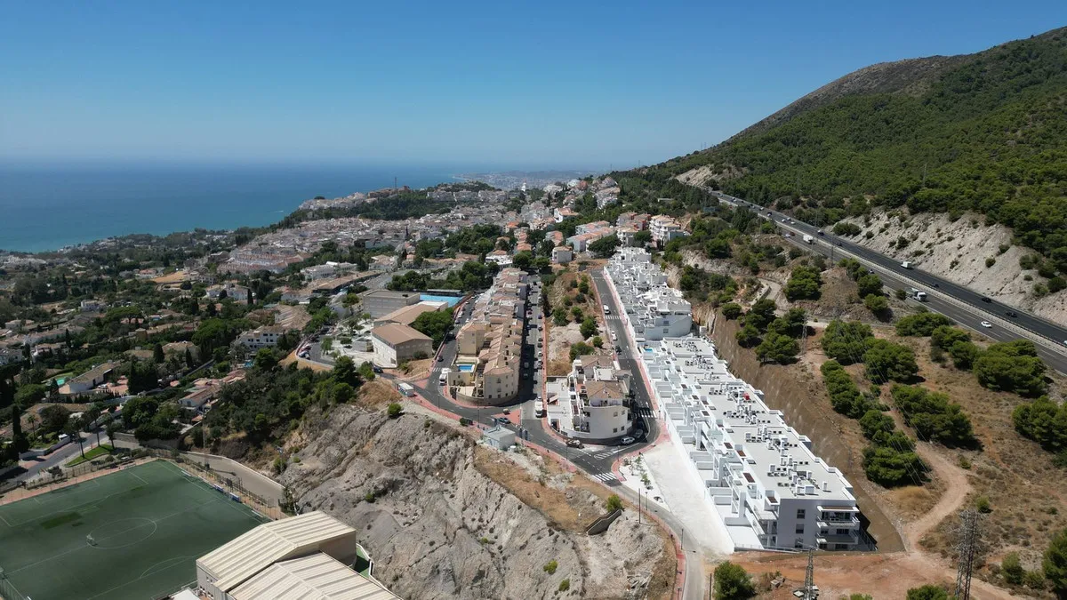 8e55b619-f06c-4bef-ac27-496192a49d07