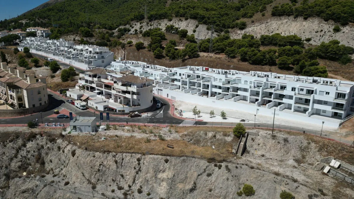 d8e28b01-ef57-415d-a552-7035bd9415f8