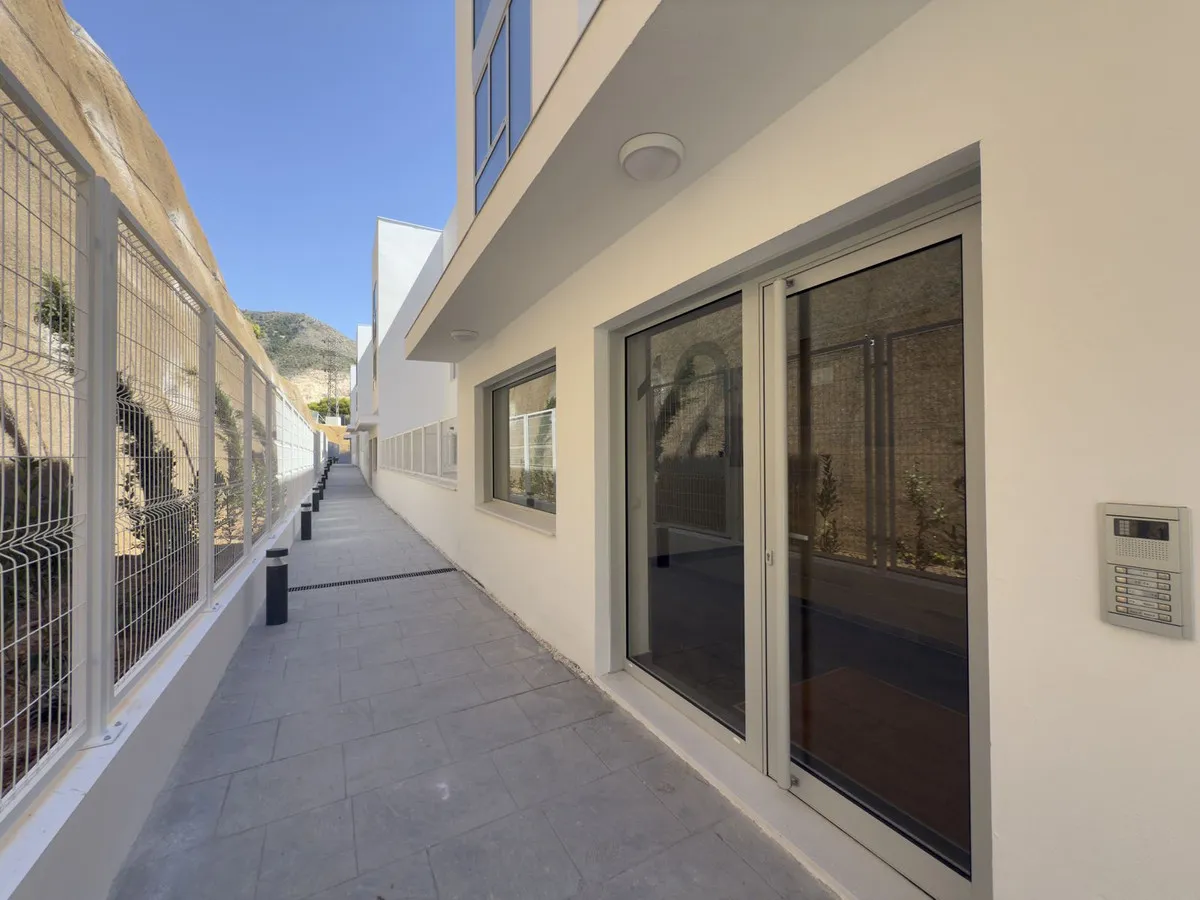 fdf27834-42c4-47a0-beb8-ff719a963e0b