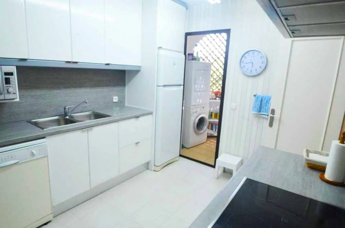 4bc9acc5-5f7d-408c-9167-246bd6957738