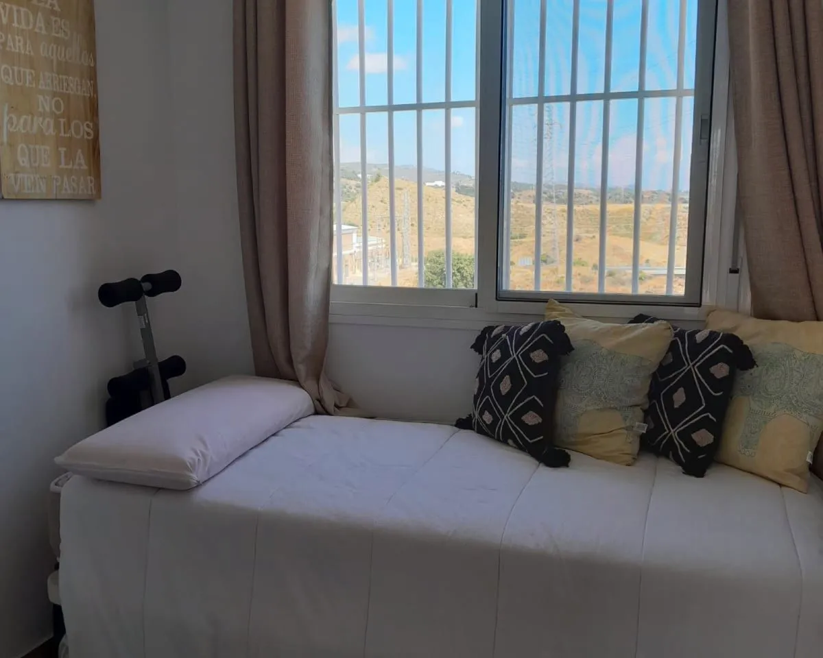 d9b90a64-03f9-47cb-b41d-57f572b8b9b1