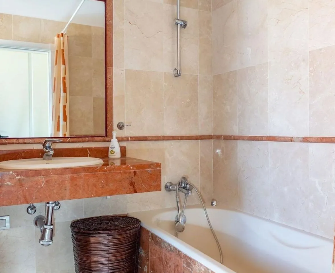 f45e23ba-1614-429e-a600-5bb75fe71c52