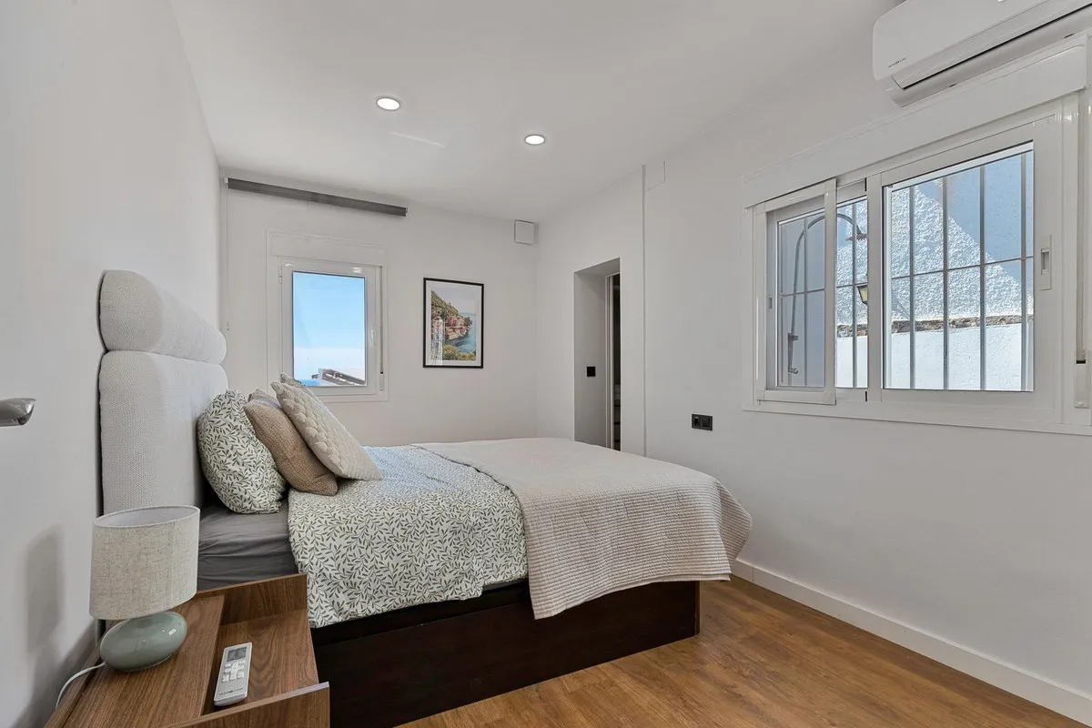 5fed2429-5d60-4aff-920d-f90072afe0df