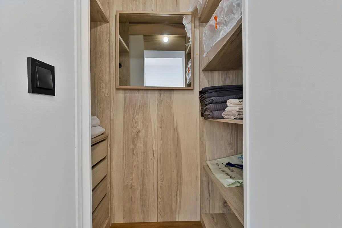 7e572d33-1774-4d98-8877-8a30e35e7b09