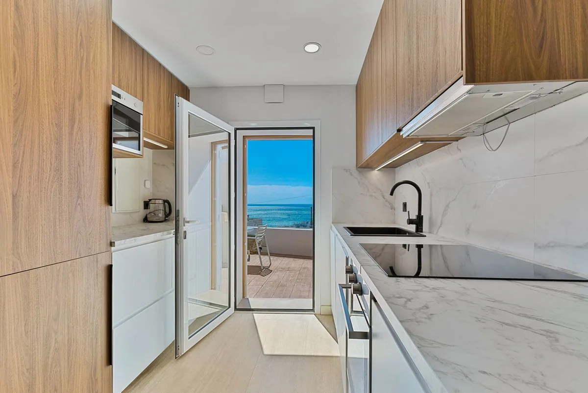 97a876c0-7734-4018-9187-9bc01af30080