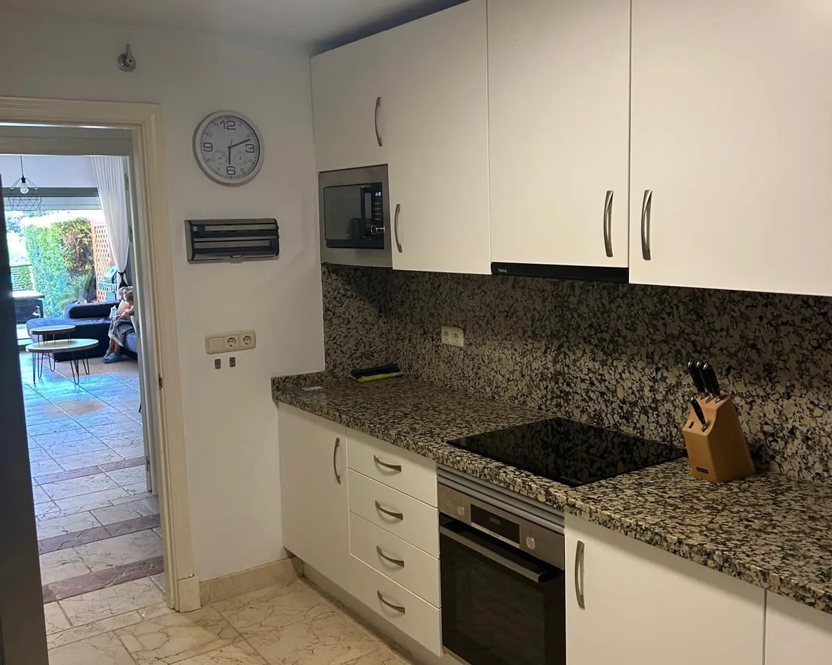 ec325479-bf7e-4a45-88c6-f43af5e7ddc2