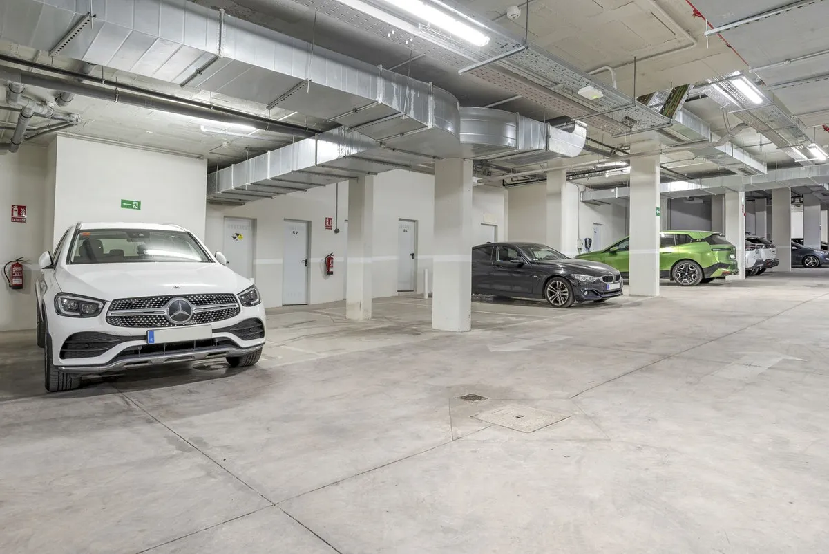 24b05b7a-8d81-463d-8faa-9bf5179aeef9