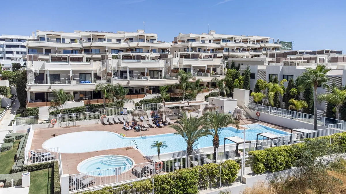 5570fe38-0e0b-40b4-9e35-9c2683461544