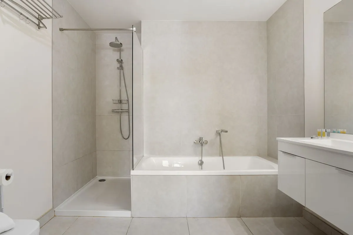 afdc3e21-505d-4615-89b6-a7851f5ffbc3