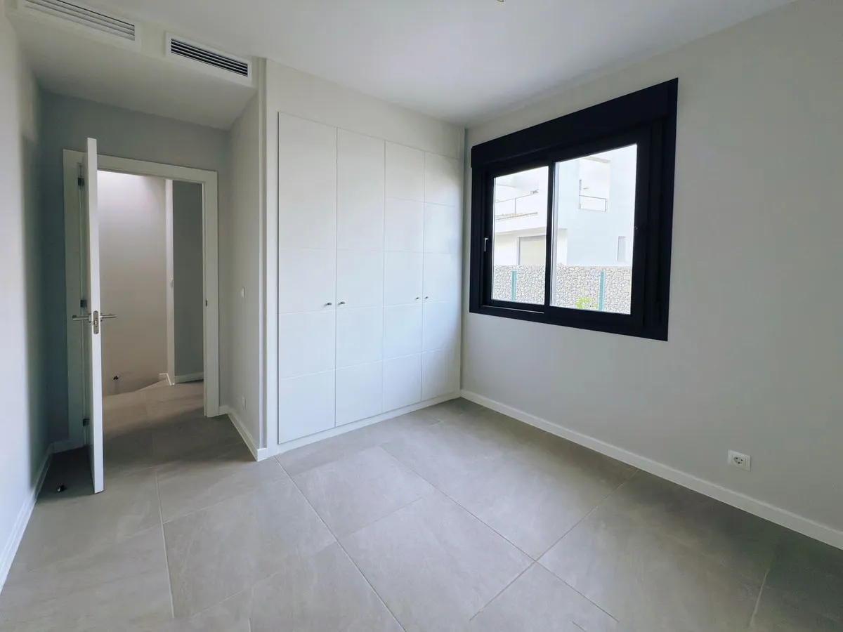 59f33542-01bc-4e1d-b5cc-597d81f70da7