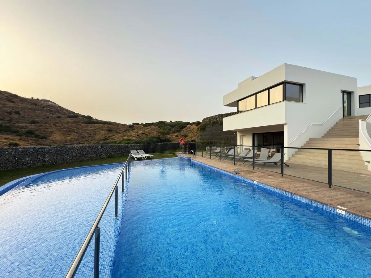 b87f5792-77f6-4ed5-8def-52529850403b