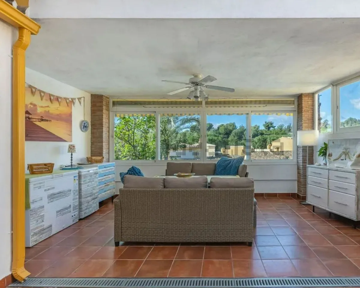 533703ef-35f9-4048-89b9-c092a3d388f8