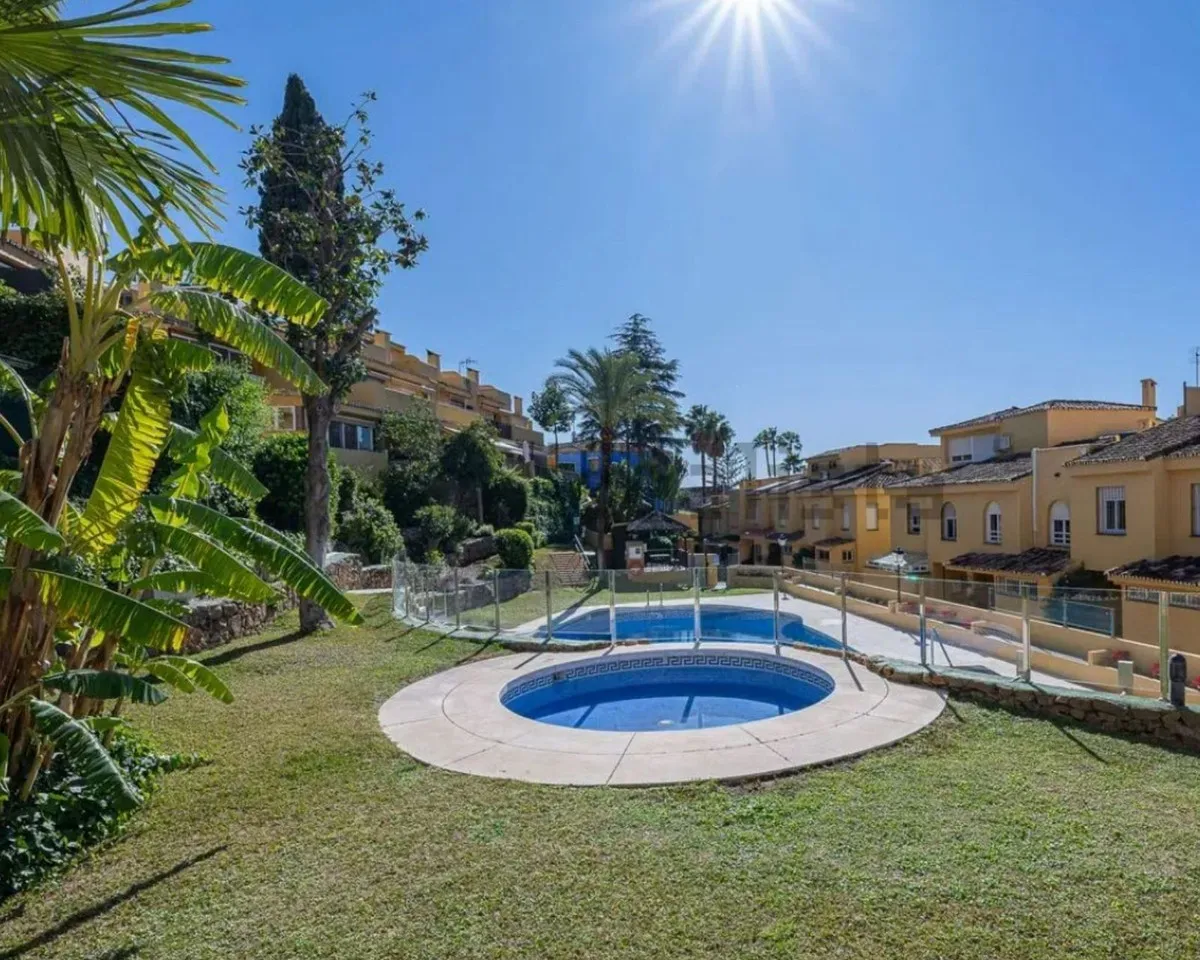 d9c79bee-8be2-46b1-ba7b-6d515c238280