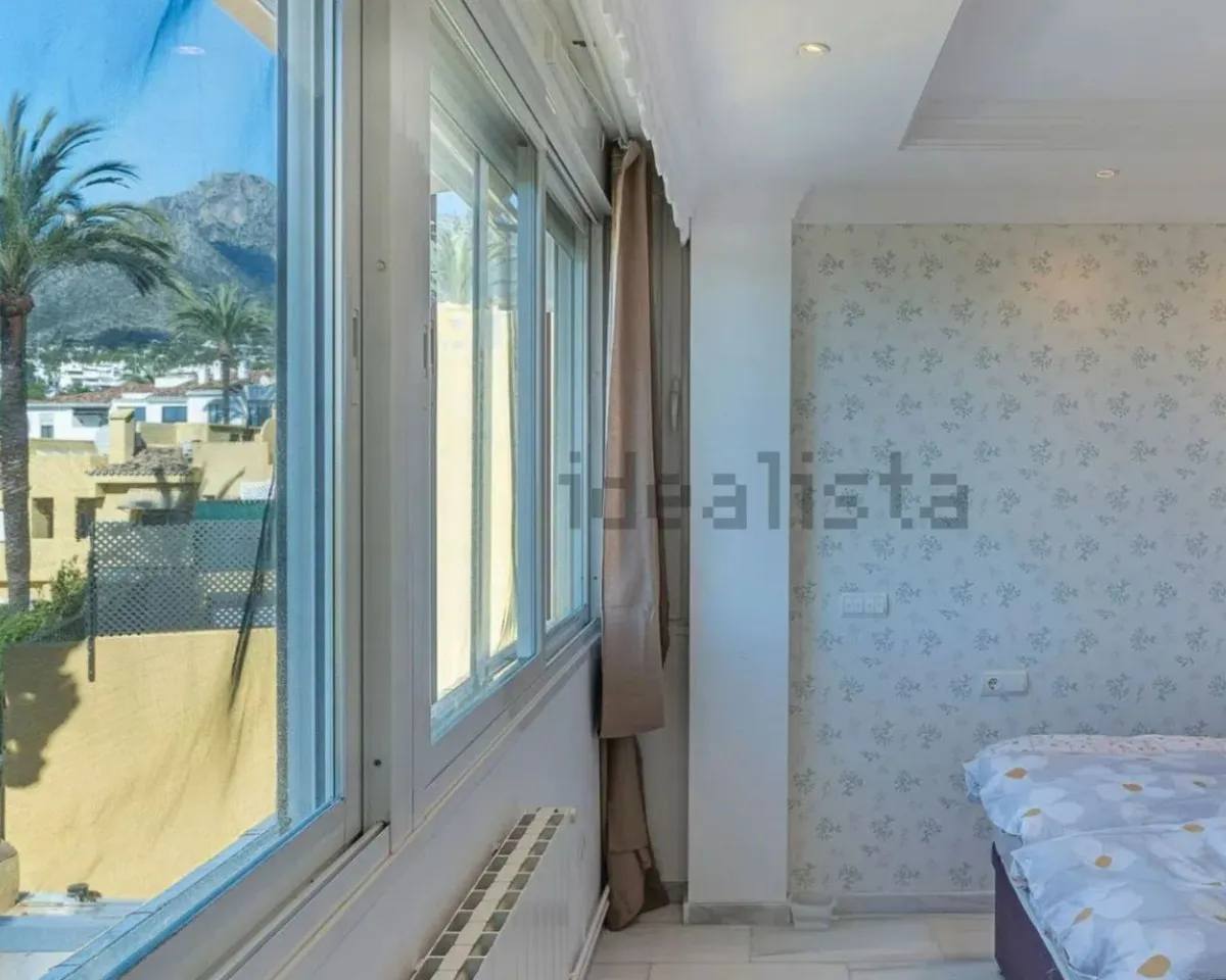 f05df15b-7123-456a-a802-1c185afb495f