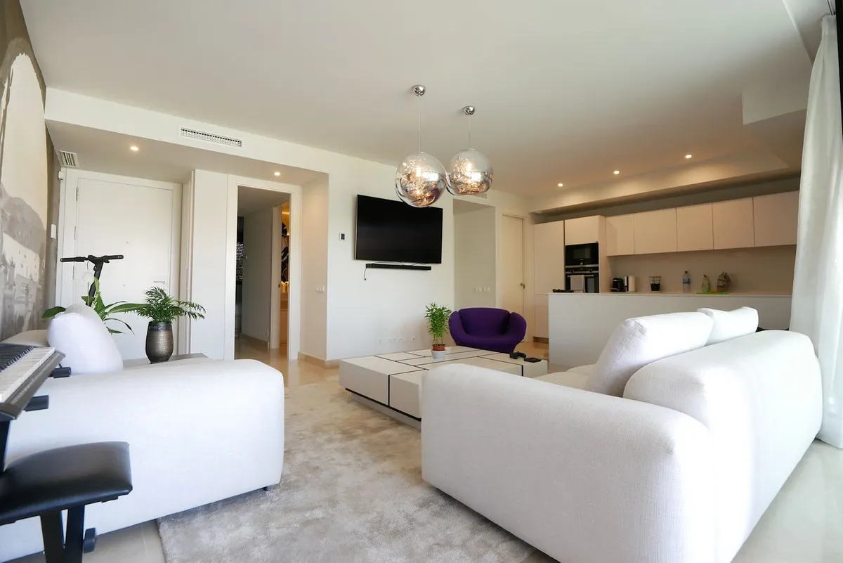 82ac00e5-8dbc-4f4f-8b3d-cd0180aca5f4