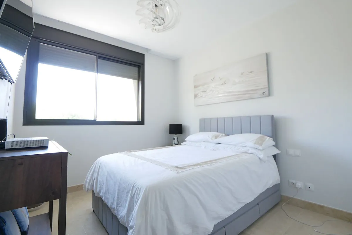 fda5daab-abfe-4df5-826b-18ba0e5c1e01