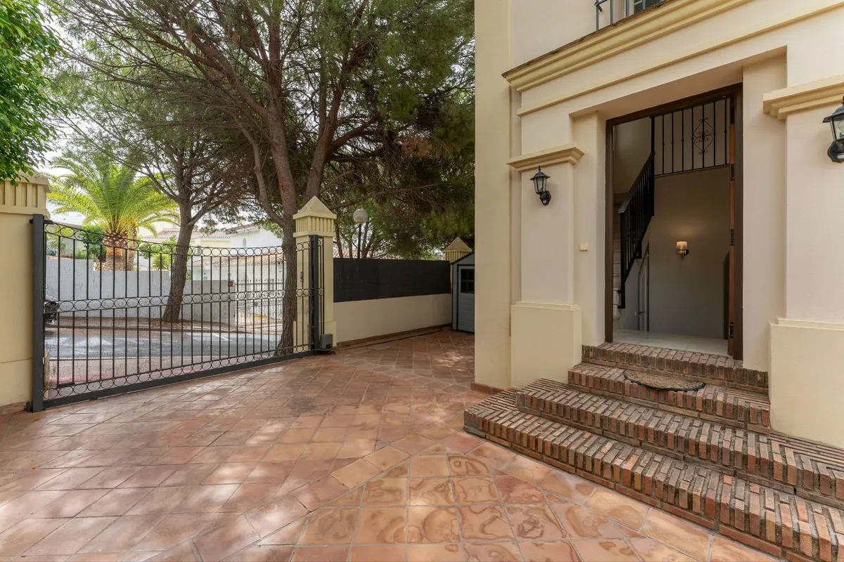 2173100c-0d27-4c69-a7b7-ba0e9462855b