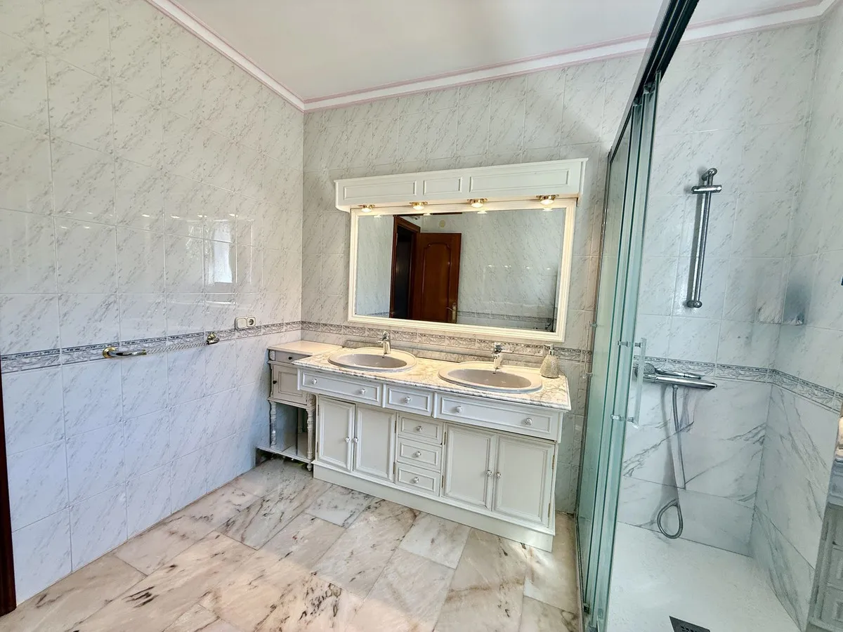 8c5f21e1-c6ba-4b83-87ae-b98a08975d16