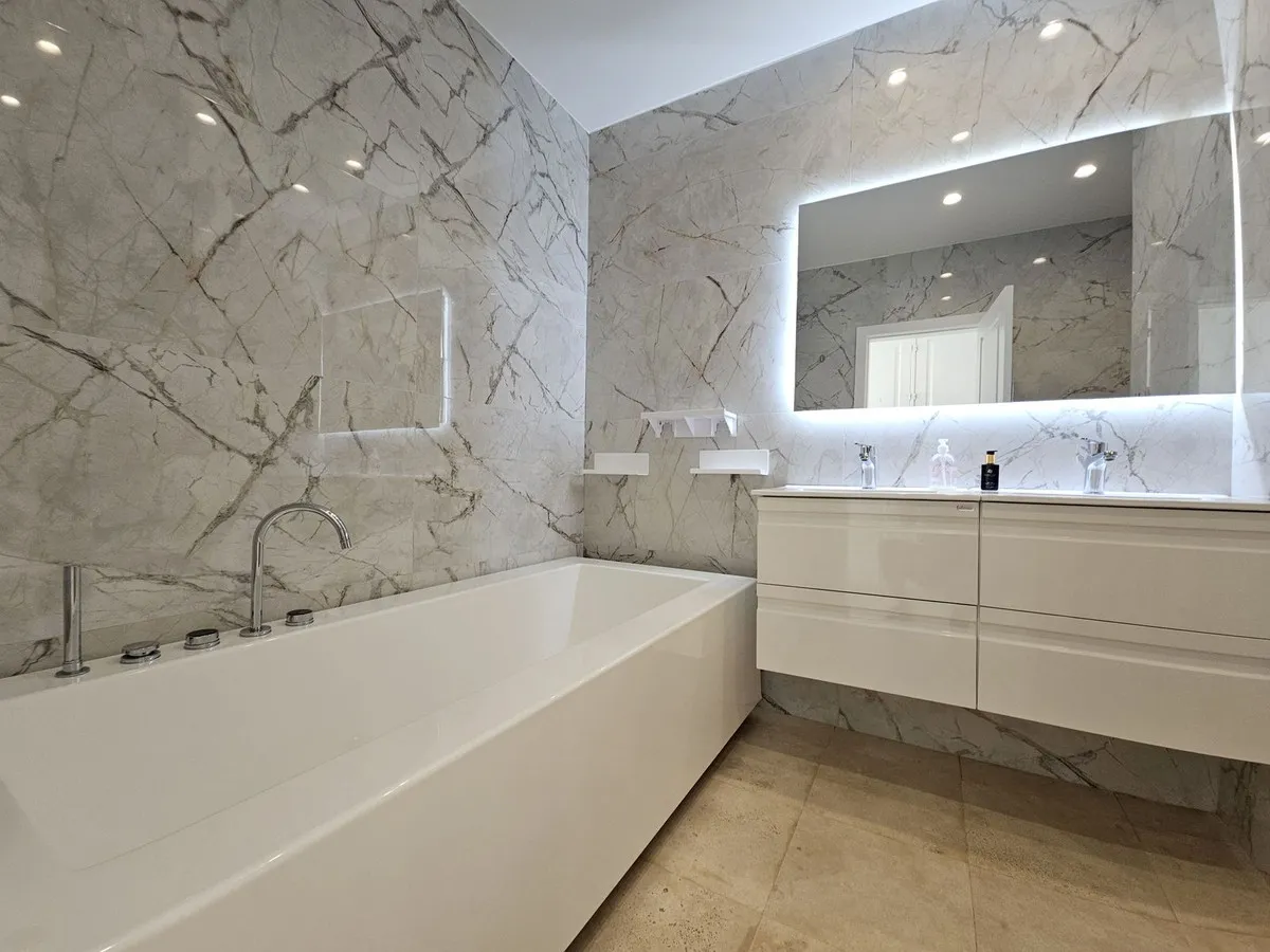 73bb88d1-1ac5-4ecf-b1d0-d354008c0af3