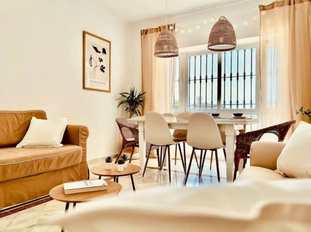 e5f5e7f8-cc30-4b14-9330-d69ca9c6b20c