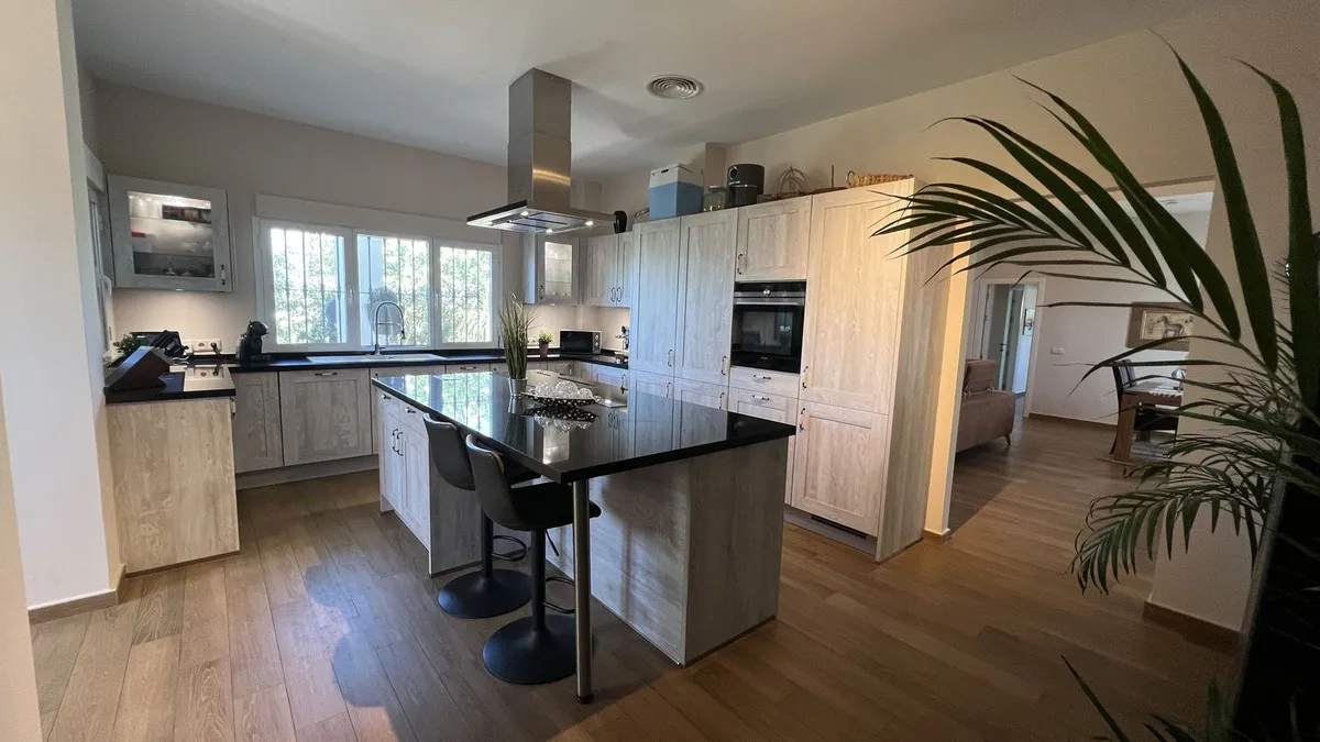 0d4d7370-2e95-4f96-9d05-ca815343586d