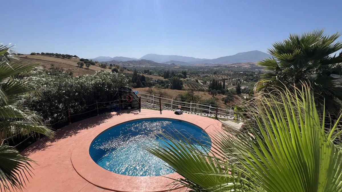 a5f9b855-28d8-4f8b-aa29-577662ba712c