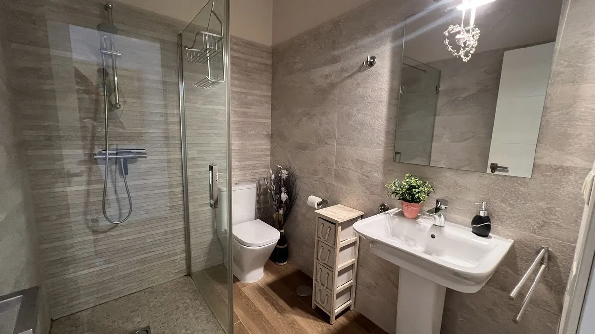 aad5a34b-08a8-43d6-9e34-120dbb3505d8