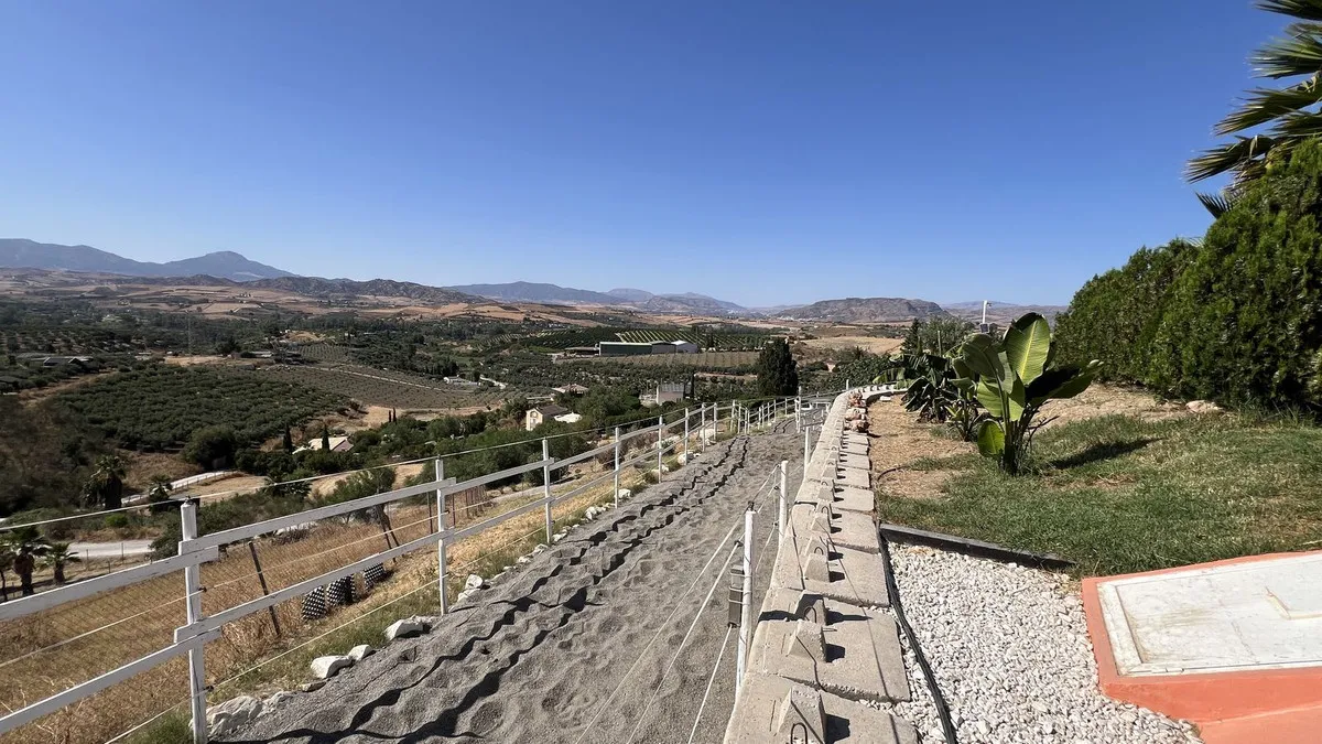 d402c8a4-becc-42d4-a9e0-d7dd16ad3ca9