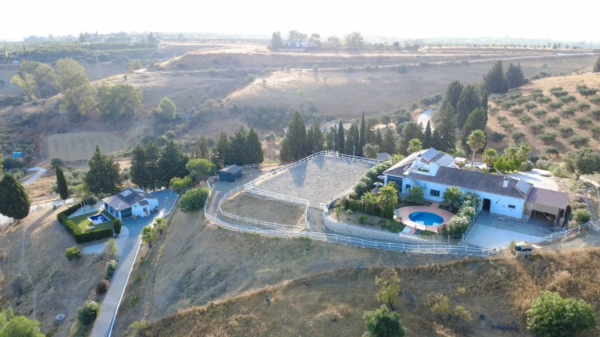 e27ee248-12ca-4d4c-9803-eab4ec6bd8db