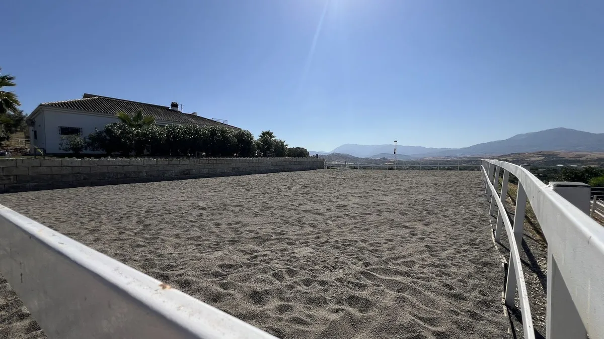 f3705879-92cd-4a99-bf00-951c5bf3d312