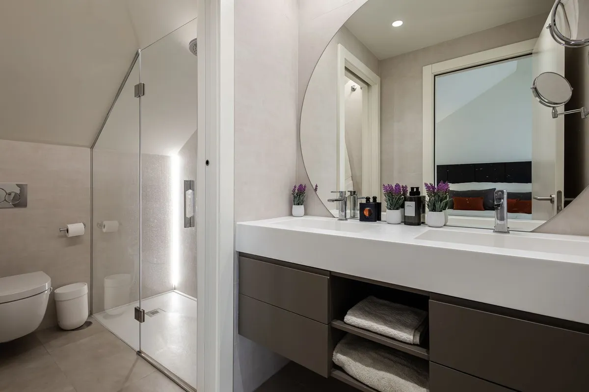 9906e6cf-1c04-4cf9-ad0b-49b1080dbc9a